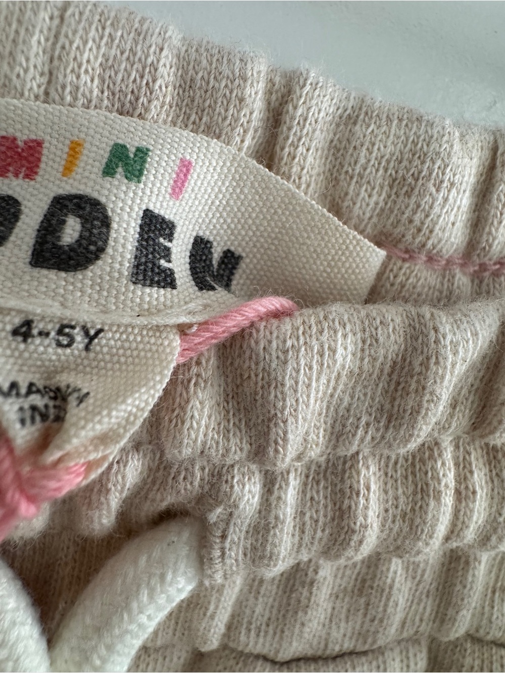 MINI BODEN Kids' Appliqué Wide Leg
Cream oatmeal Sweatpants little girl 4 - 5 Y - Picture 9 of 10